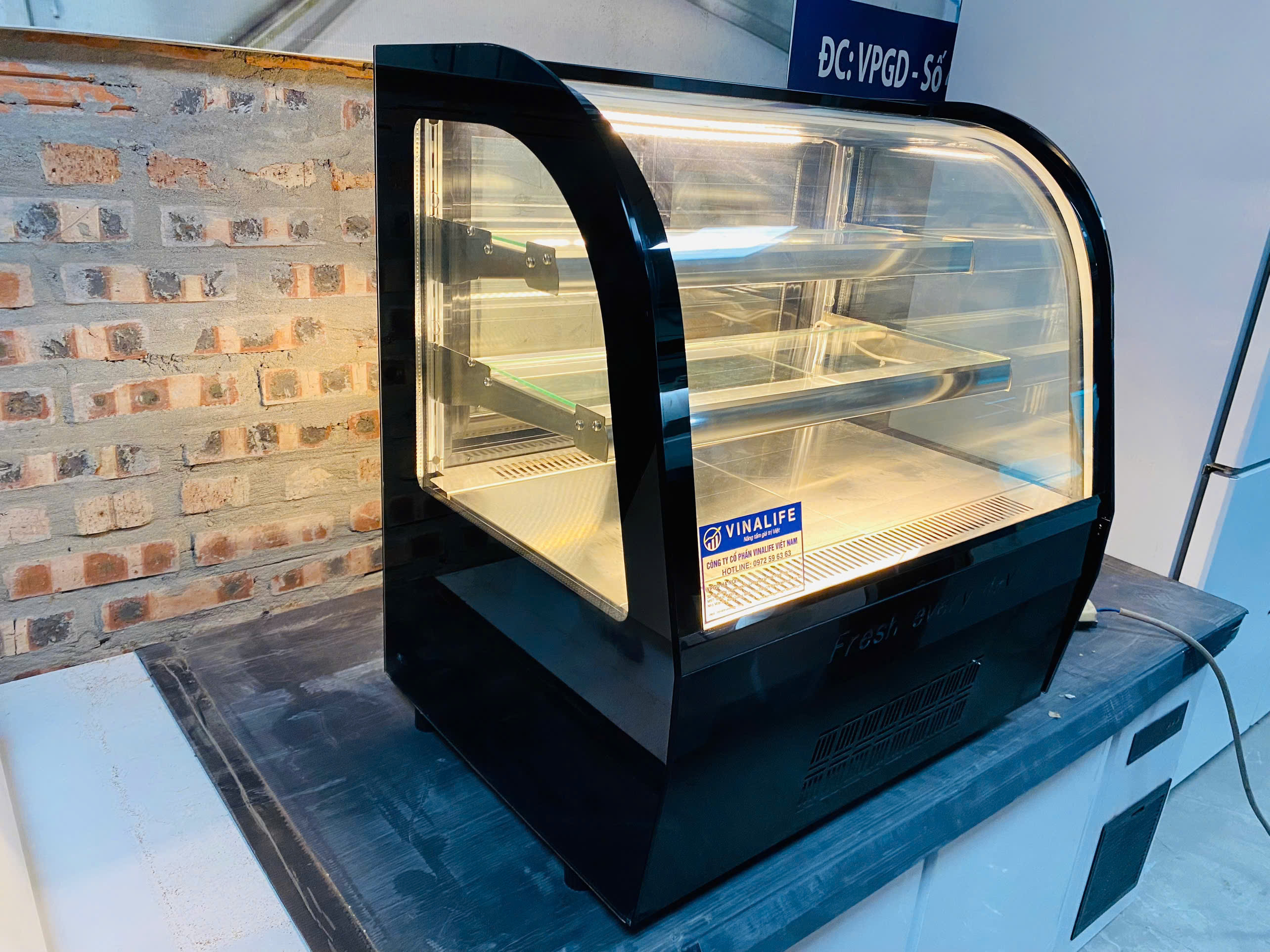 Tủ Bánh Kem Cong Để Bàn 70cm&nbsp;