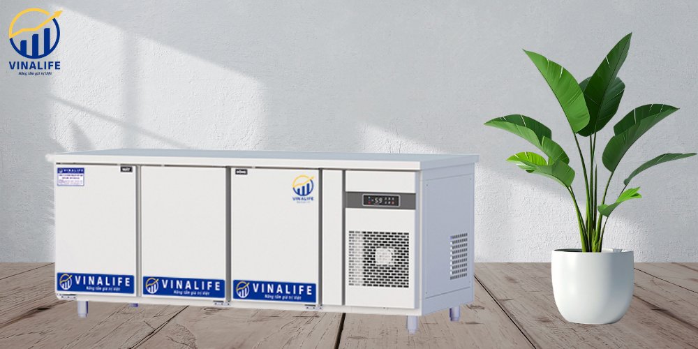Tủ Bàn Lạnh Quạt Gió Cánh Inox 1.8m